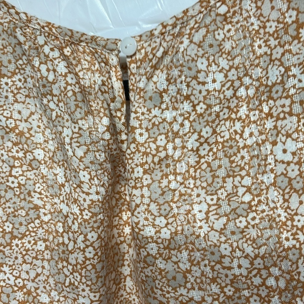 Universal Thread Ruffle Top - Picture 6 of 10